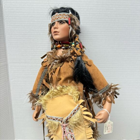 Native American Porcelain Doll Collectible WA Quinalt Indian Tribe Souvenir - Picture 2 of 13